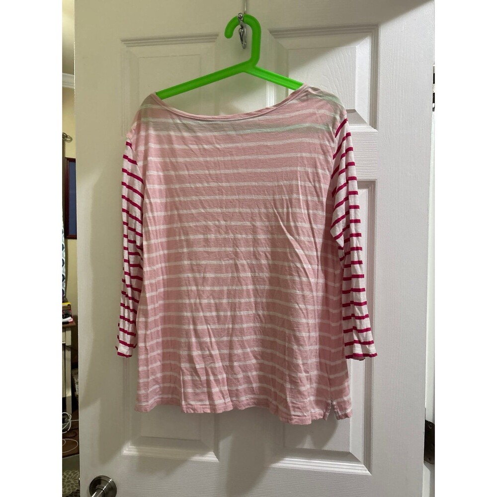 Crown and Ivy size large top